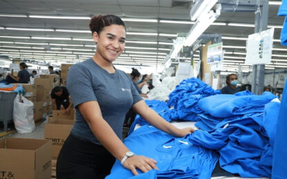 La ciencia y tecnología de punta tiñen de verde a la industria textil en Honduras