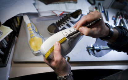 México pone freno al dumping chino: Imponen cuotas compensatorias al calzado importado de China