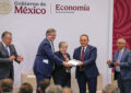 México prohíbe importación de camiones diésel contaminantes; Ebrard anuncia norma ambiental conjunta con Semarnat