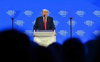 Trump dice en Davos que buscará acuerdo por Groenlandia, descarta la fuerza y reduce tensiones con Europa