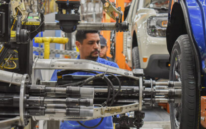 Exportaciones de autos crecen pese a caída en producción; ventas logran récord en enero