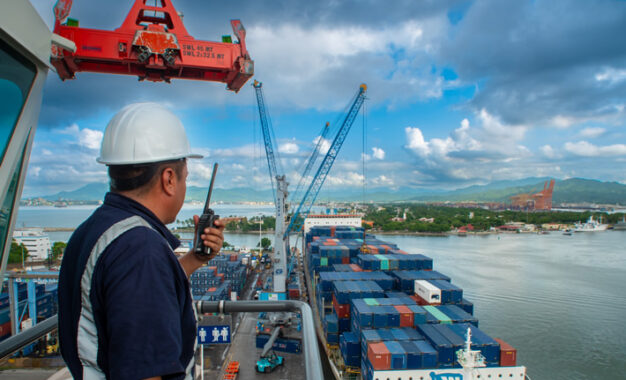 Puerto de Manzanillo rompe récord histórico en movimiento de contenedores durante enero