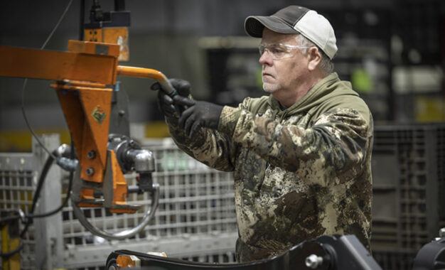 Aranceles presionan costos y obligan a reubicar proveedores en industria automotriz y aeroespacial