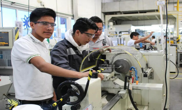 La manufactura avanzada reconfigura el perfil del talento en Bosch México