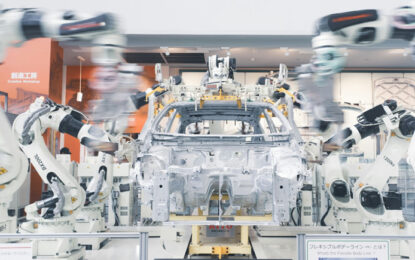 Exportaciones de autos mantienen crecimiento en mayo pese a caída de la producción