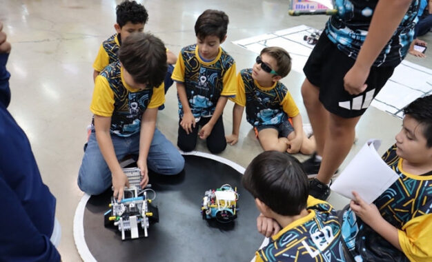 110 estudiantes compitieron en el torneo Robotkids 2026